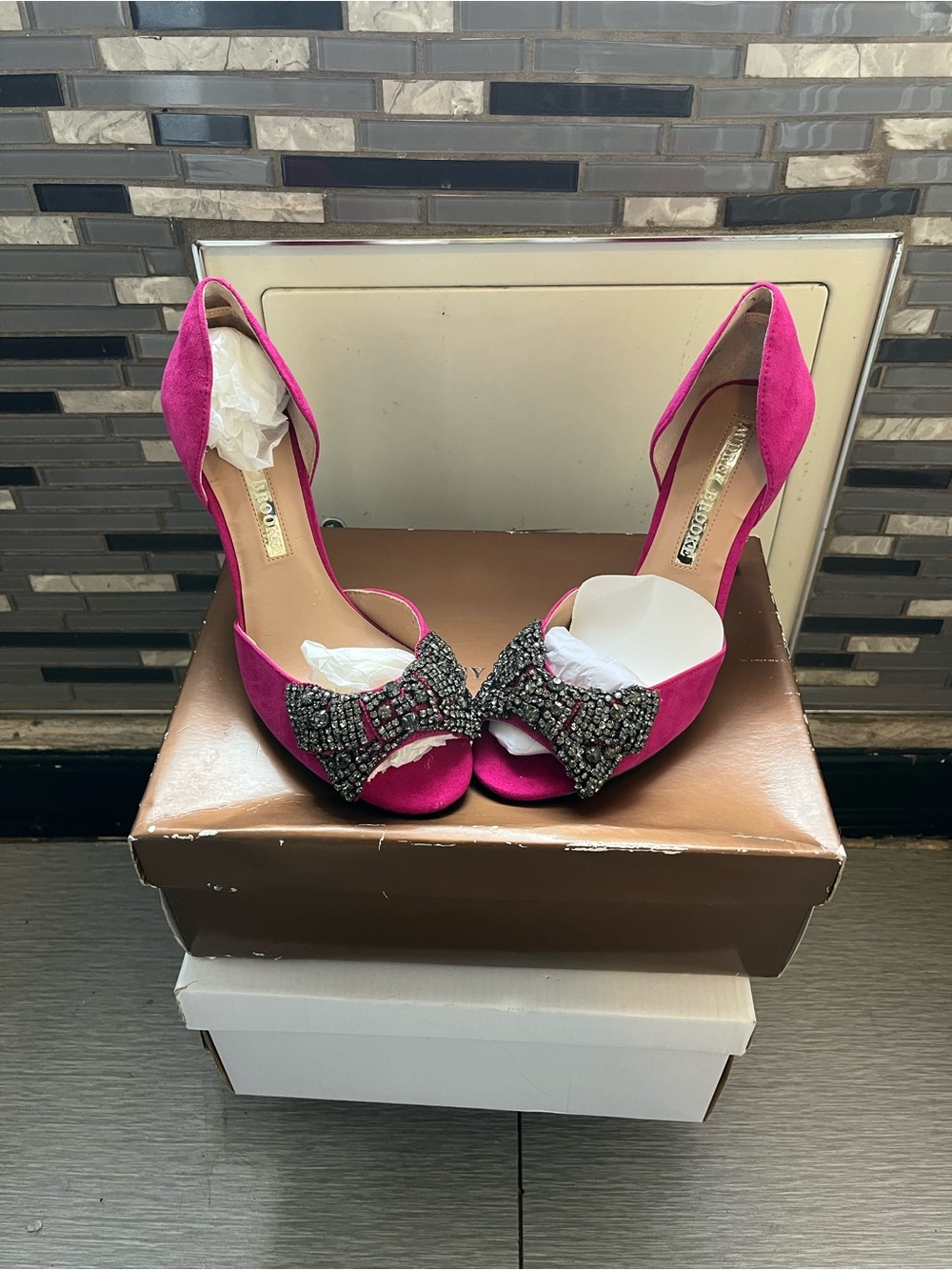 Audrey Brooke “Michelle” Fuchsia Heels w/ Rhinestone Bow + Jewelry Set | NWOT